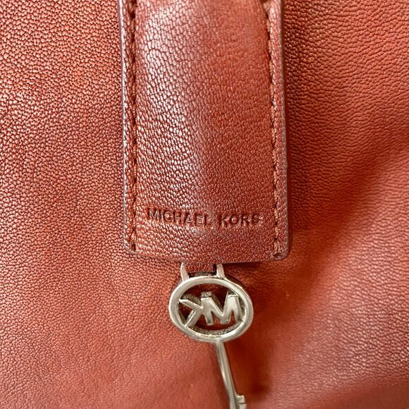 MICHAEL KORS LARGE RED HANDBAG WITH SILVER HARDWARE - Picture 4 of 11